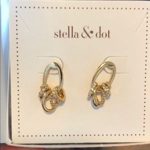 Brand new Stella and Dot Maika Earrings